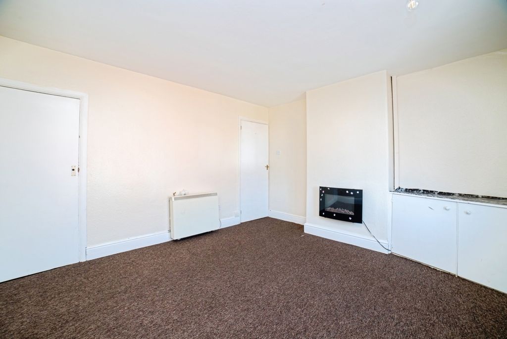 Property photo 3 of 12 Photo