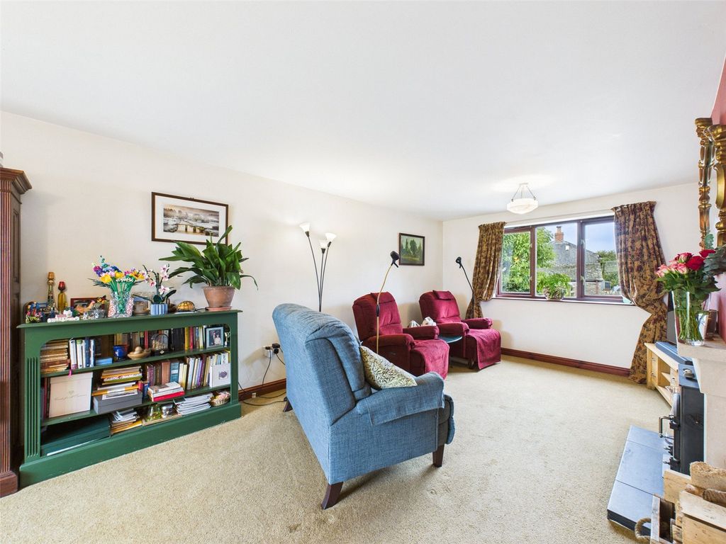 Property photo 3 of 28 Picture No. 07