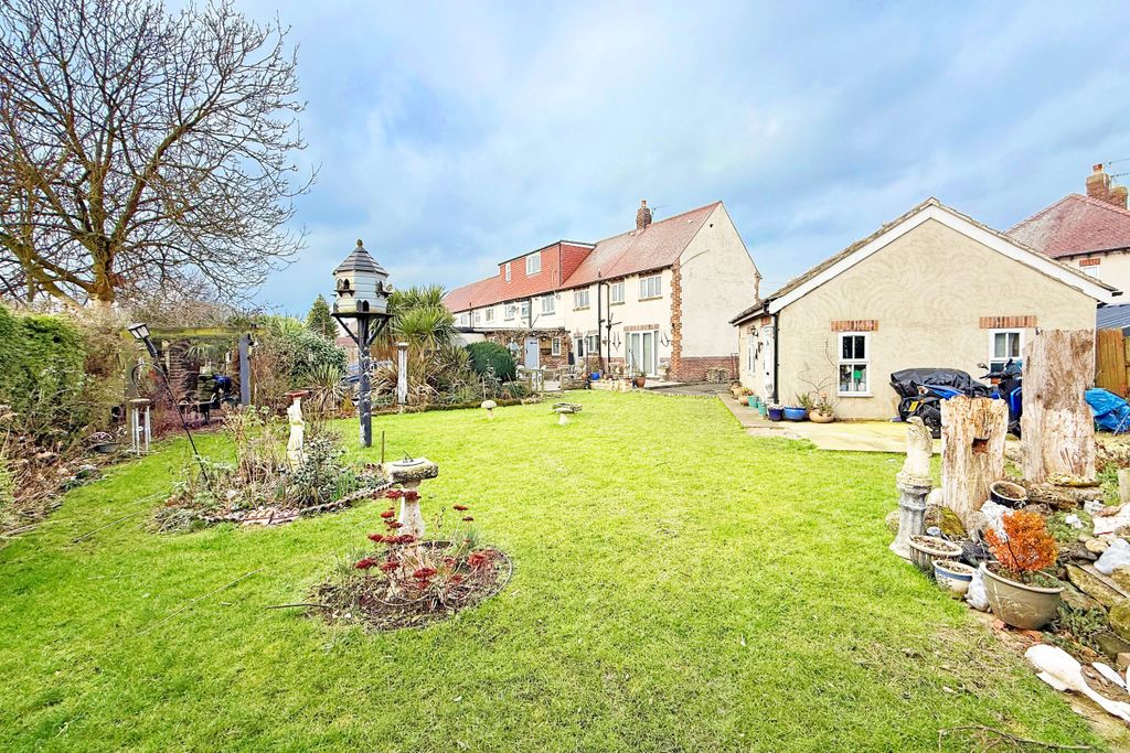 Property photo 2 of 23