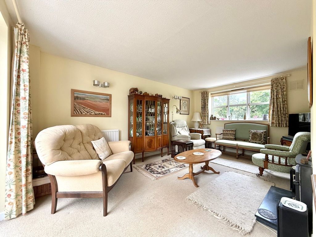 Property photo 3 of 18