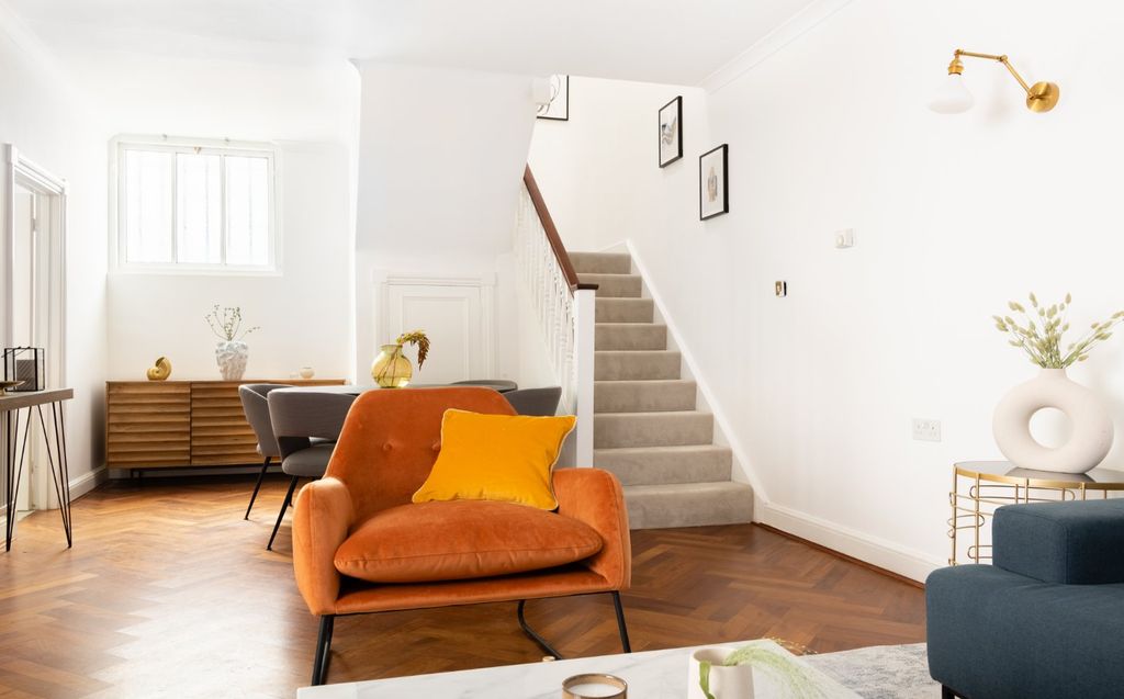 Property photo 3 of 17 Ground Floor