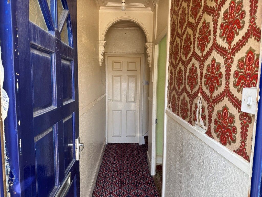 Property photo 2 of 12 Entrance Hall