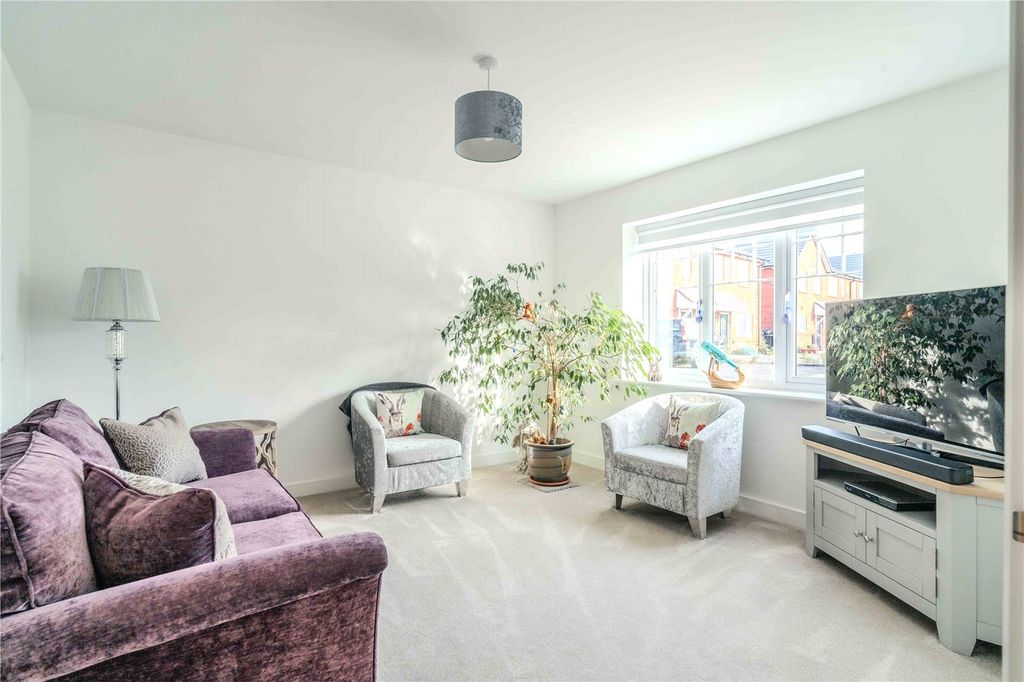 Property photo 2 of 12 Picture No. 15