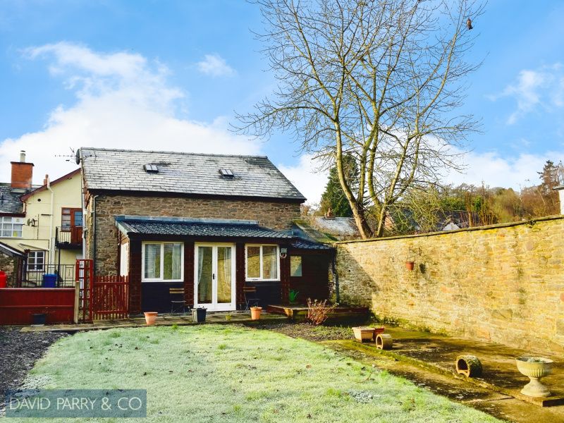 Property photo 2 of 15 Detached Stone Barn Conversion