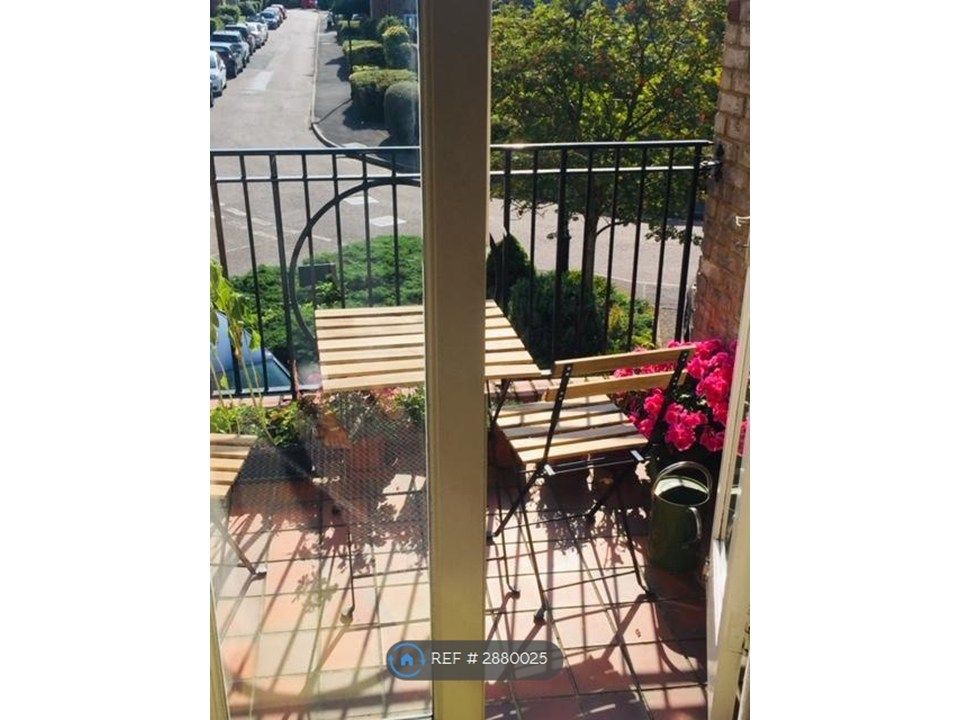 Property photo 1 of 8 Balcony