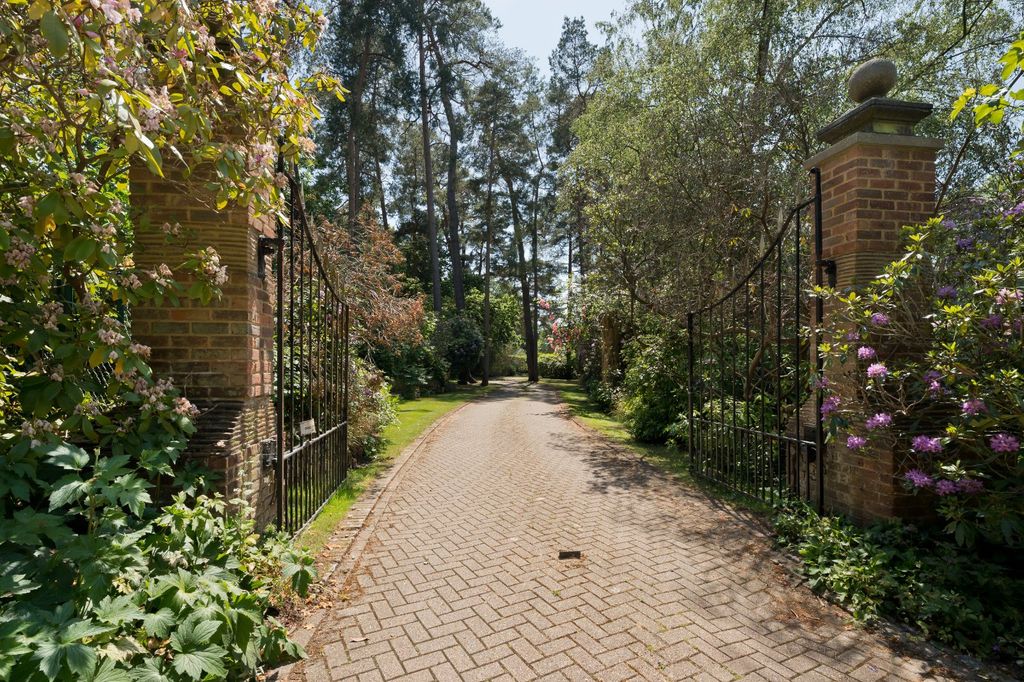 Property photo 3 of 38 Picture No. 09