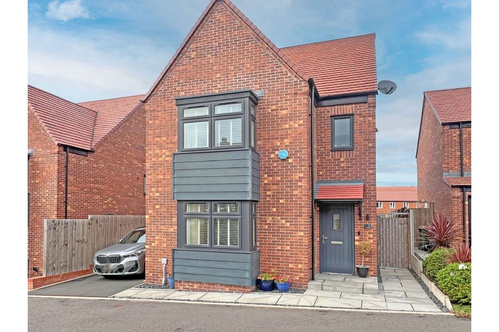 Property photo 2 of 21