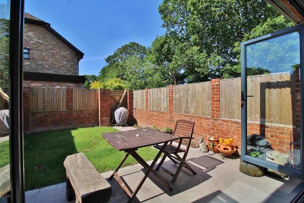 Property photo 2 of 27