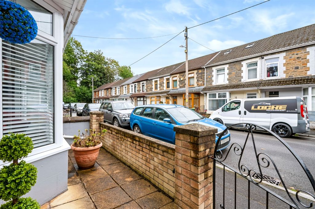 Property photo 2 of 29