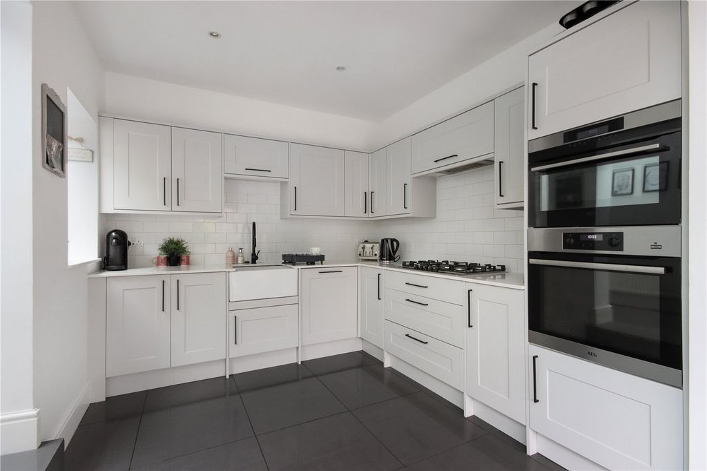 Property photo 2 of 15 Kitchen/Dining Room