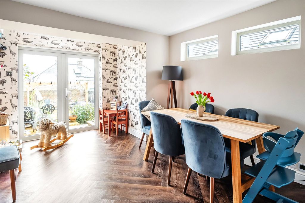 Property photo 3 of 16 Dining Area