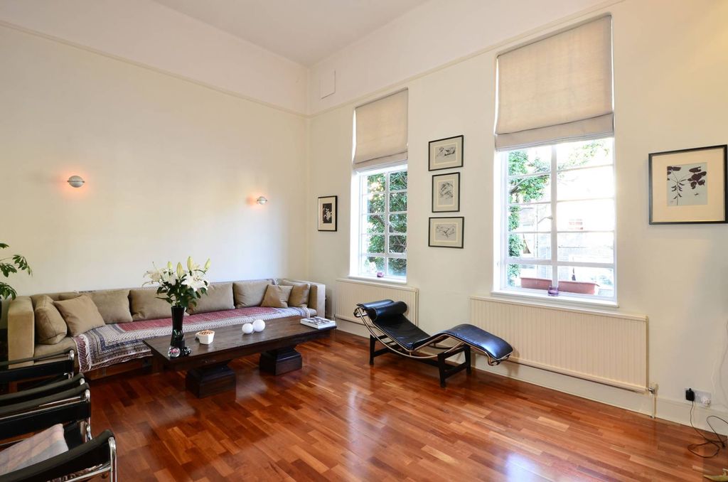 Property photo 2 of 14