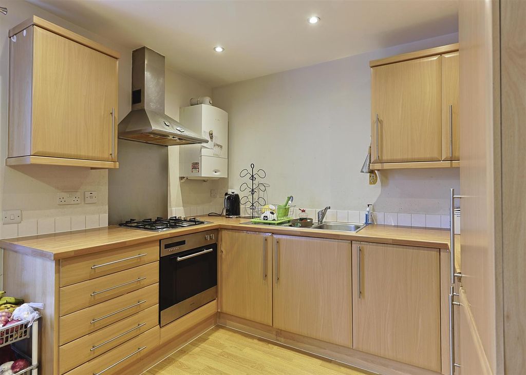 Property photo 2 of 30