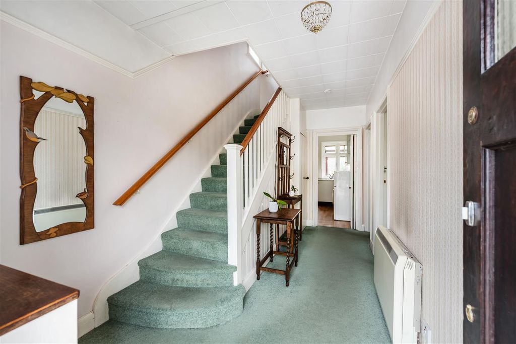 Property photo 2 of 18 89 Hevers Avenue Internals6.Jpg