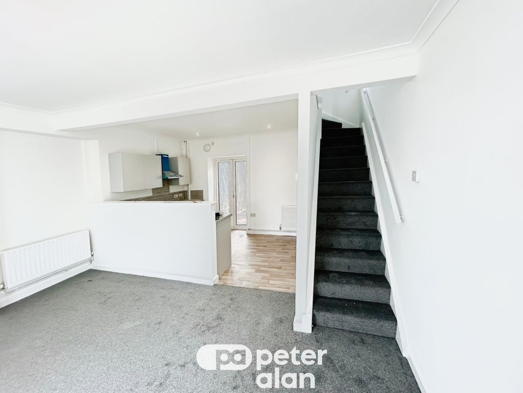 Property photo 2 of 9 Image