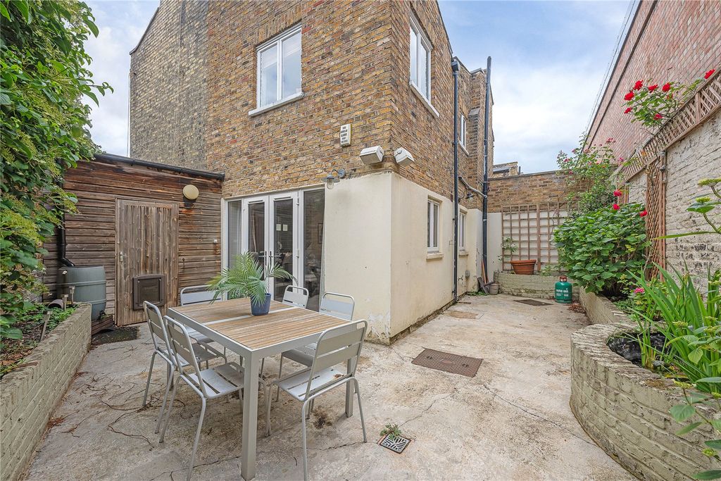 Property photo 3 of 11 Picture No. 10