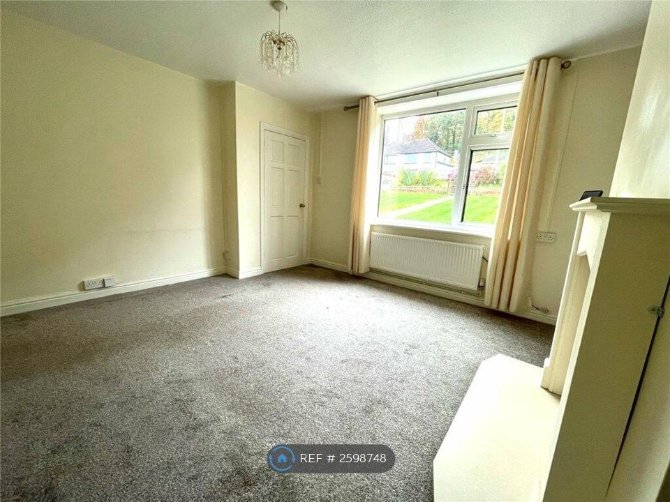 Property photo 2 of 16 Living Room