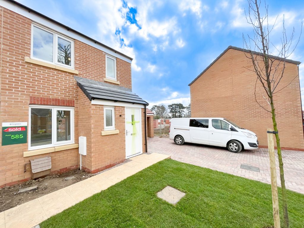 Property photo 1 of 16 External