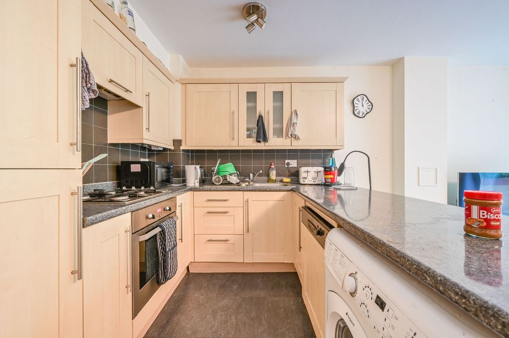 Property photo 2 of 8