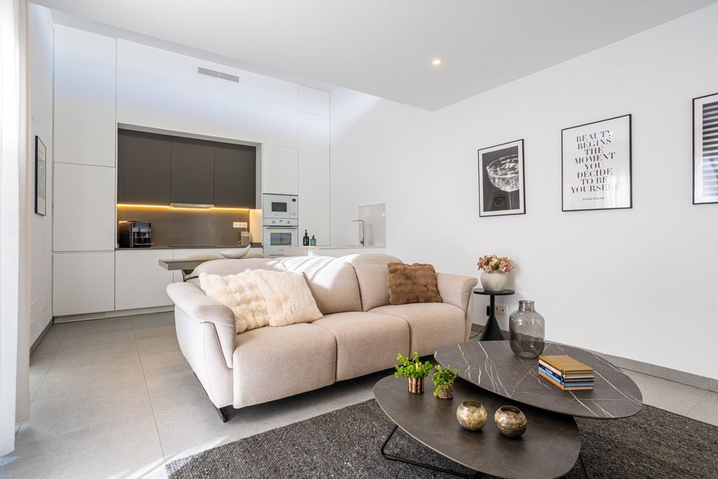 Property photo 2 of 38