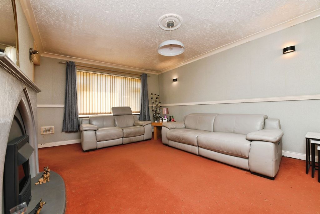 Property photo 3 of 17 Photo