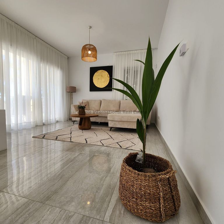 Property photo 2 of 41