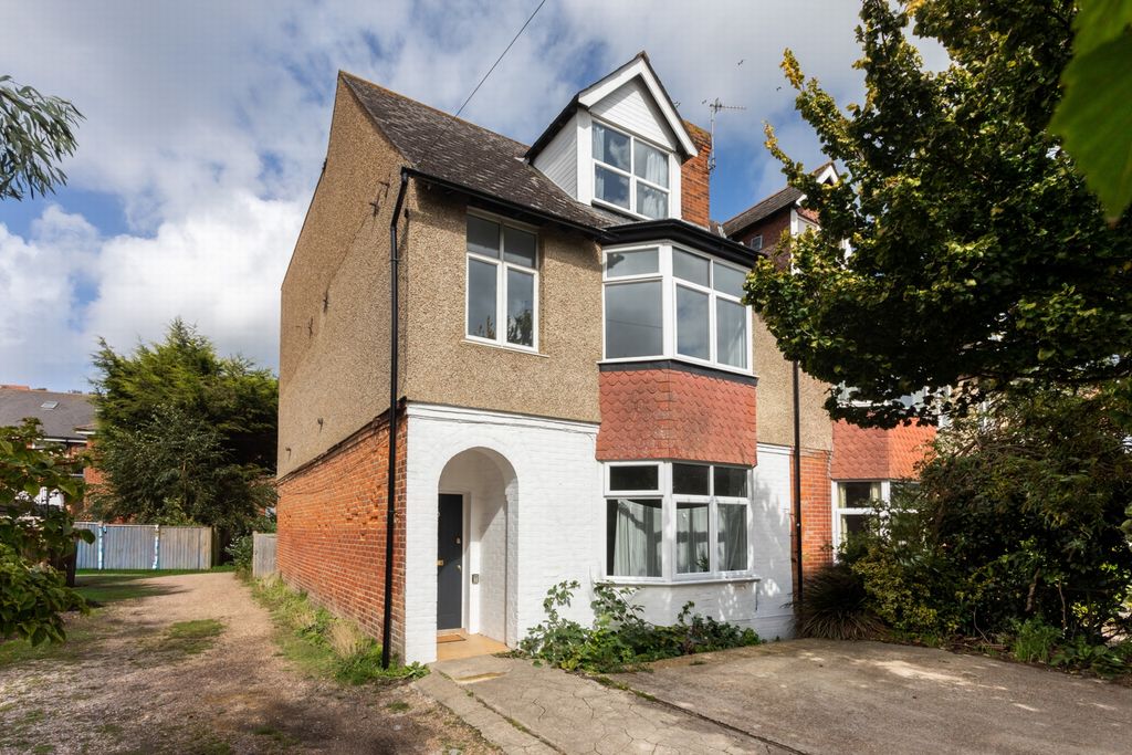 Property photo 1 of 29 Front