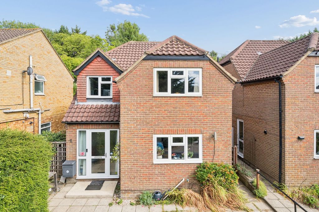 Property photo 1 of 18