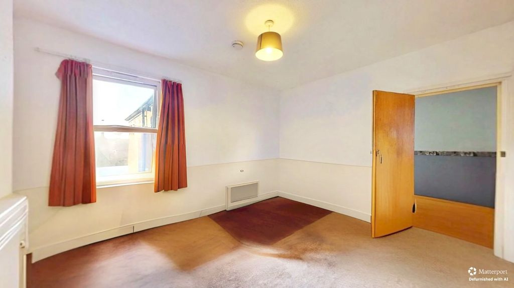 Property photo 2 of 19 Picture No. 02