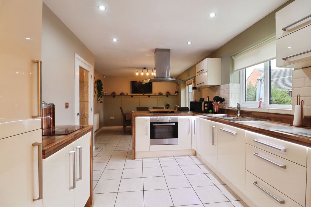 Property photo 1 of 20 Img_4815