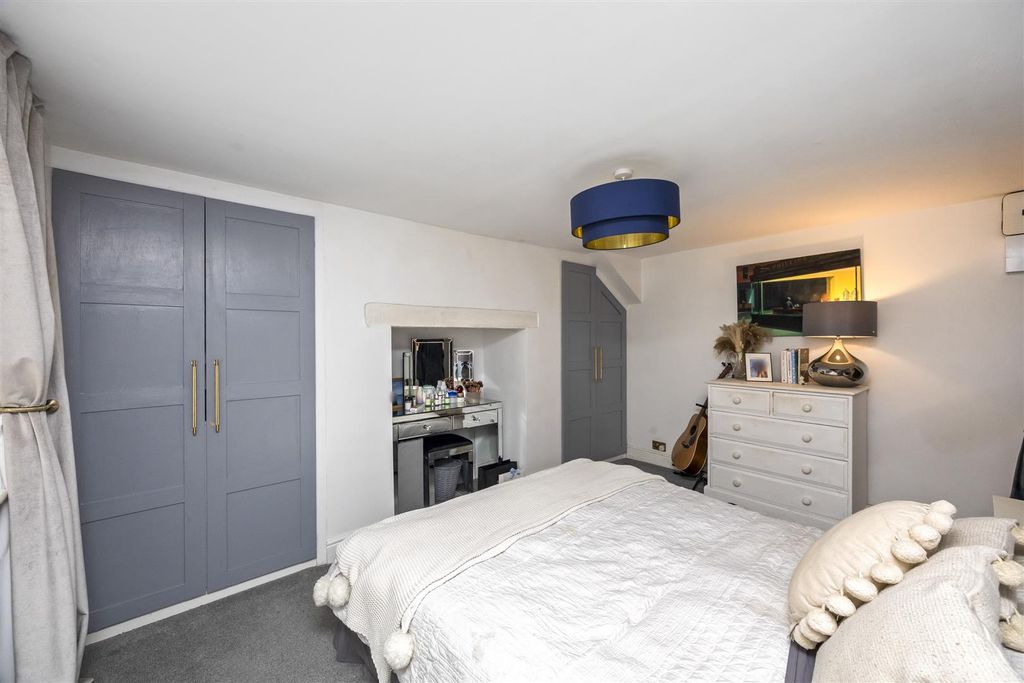 Property photo 1 of 13 Grand Parade 27A_002.Jpg