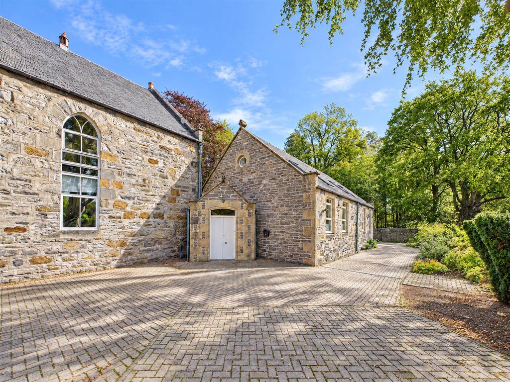 Property photo 1 of 16 Outside