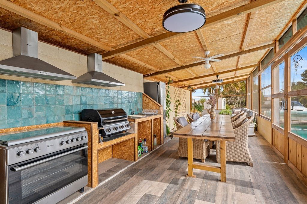 Property photo 3 of 50