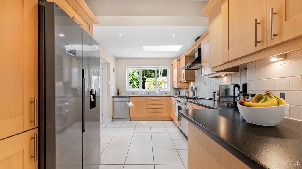 Property photo 3 of 38 5262576