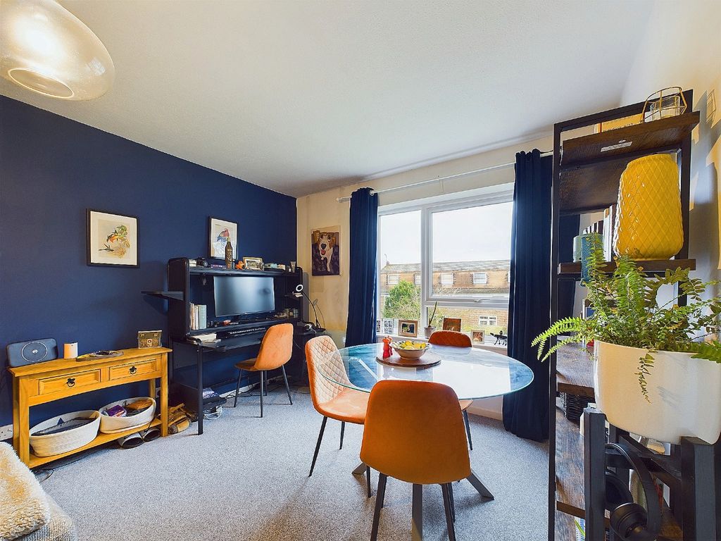 Property photo 2 of 12 3782684