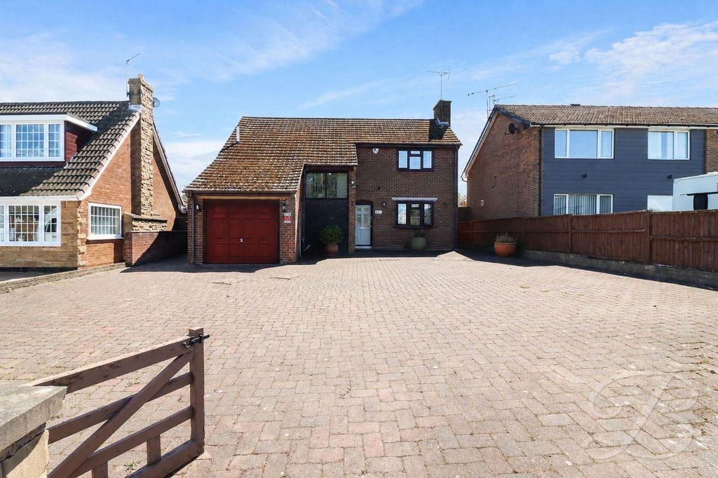 Property photo 1 of 32 Pug97Hkw.Jpg