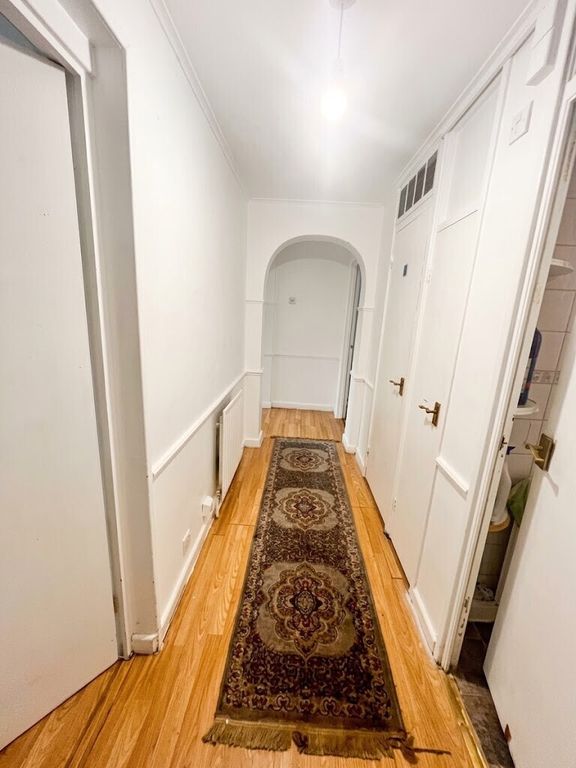 Property photo 3 of 8 615Afb6E-1F8B-43A5-8
