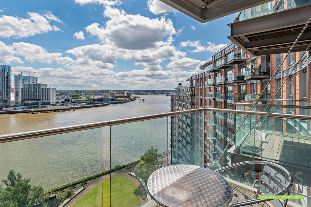 Property photo 2 of 16 8605595-Exterior03-800.Jpg