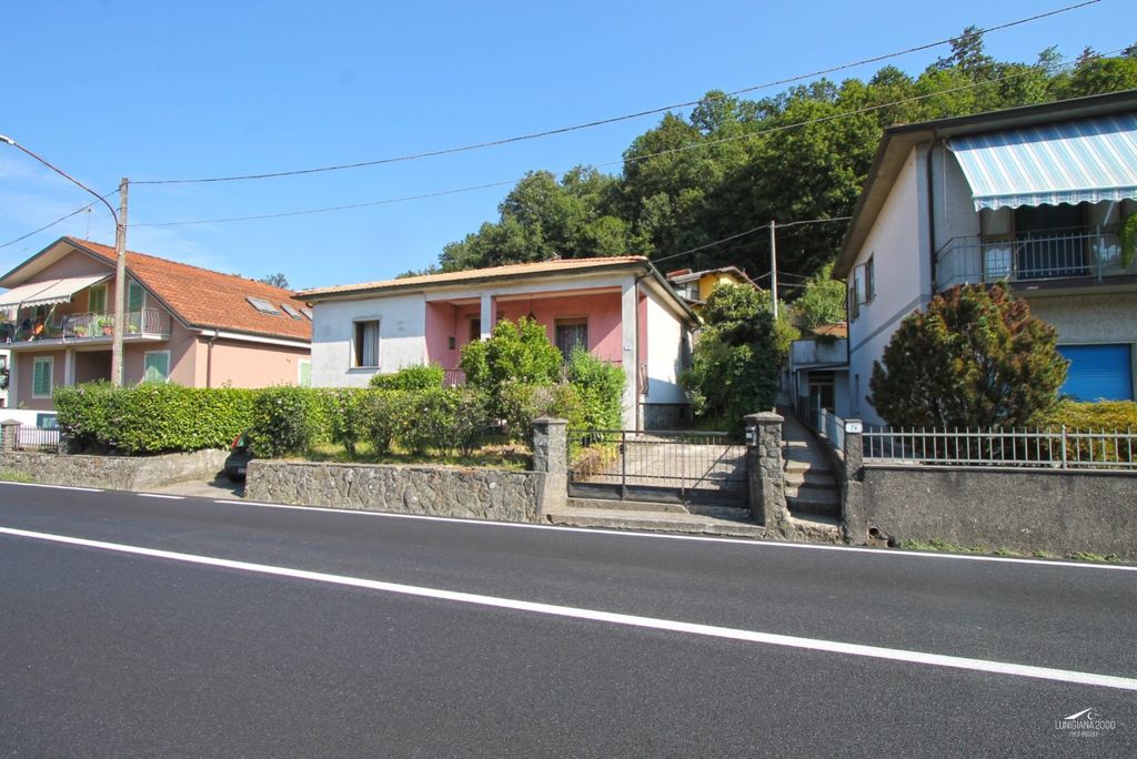 Property photo 2 of 39