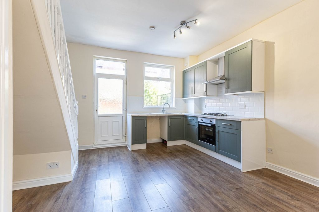 Property photo 2 of 15 Kitchen/Dining Room