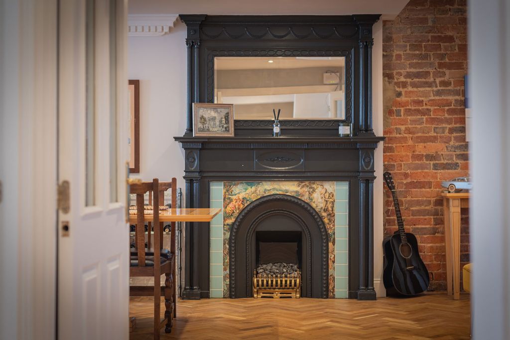 Property photo 3 of 35