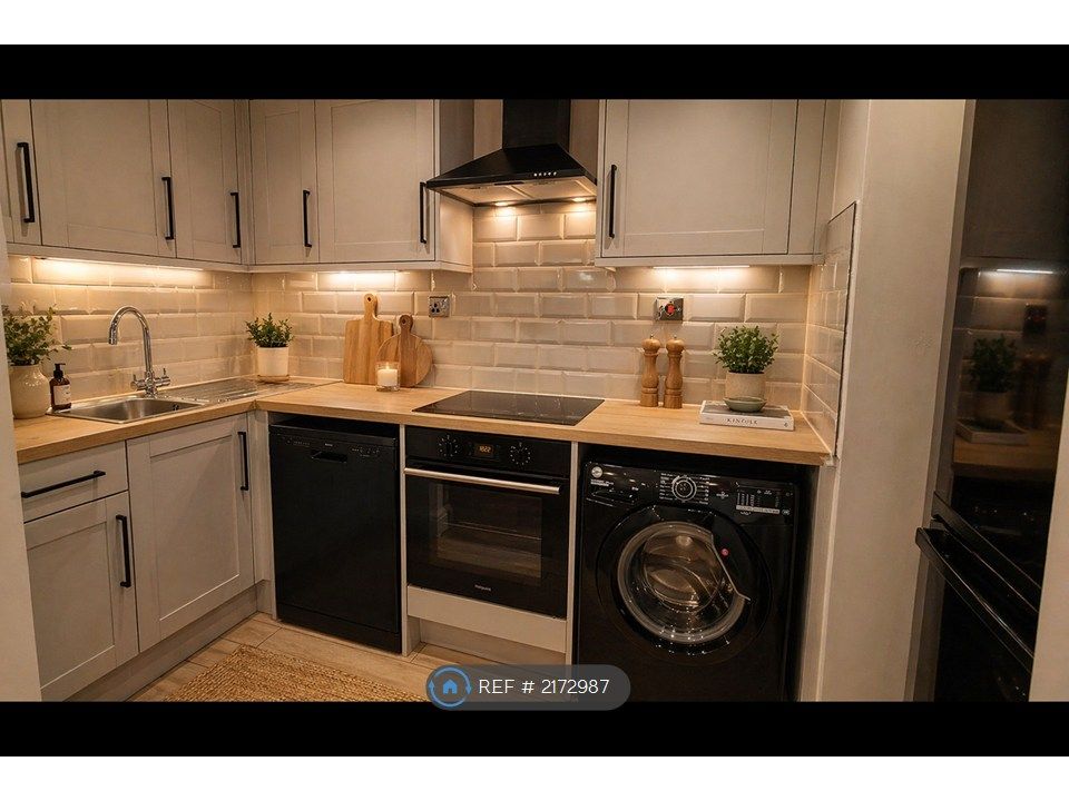 Property photo 3 of 18 Kitchen (Example Furniture)