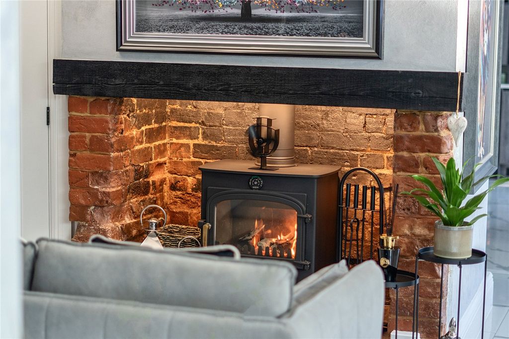 Property photo 3 of 45 Picture No. 15