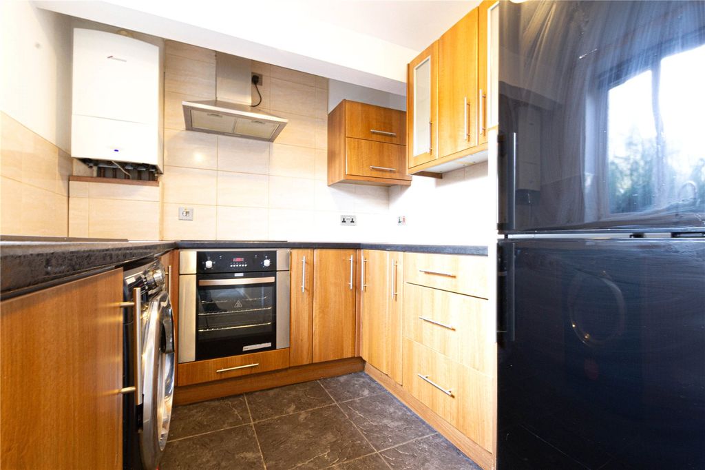 Property photo 3 of 15 Kitchen Area