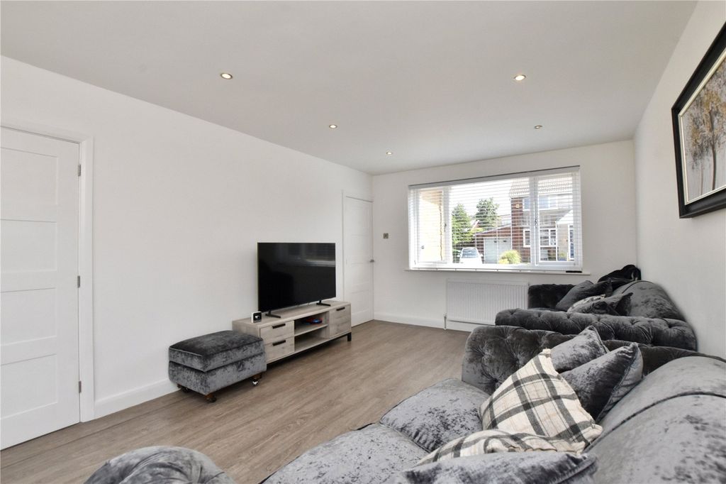 Property photo 3 of 17 Picture No. 25