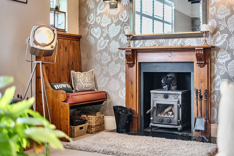 Property photo 3 of 18 Fire