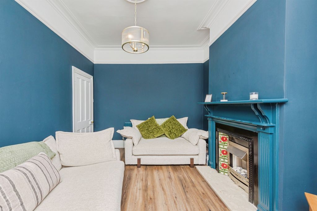 Property photo 3 of 28