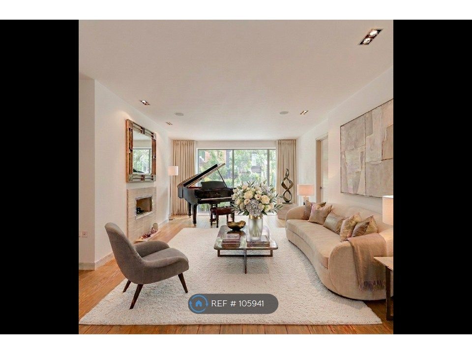 Property photo 1 of 8 Living Room