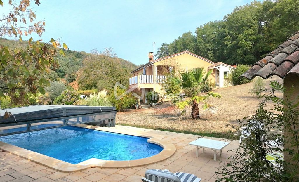 Property photo 1 of 23 160 m² Property With Swimming Pool On Over 9,000 m² Of Land
