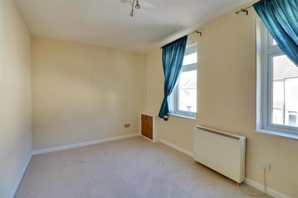 Property photo 3 of 4